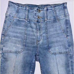 American Eagle Size 6 Next Level Stretch Blue Jeans